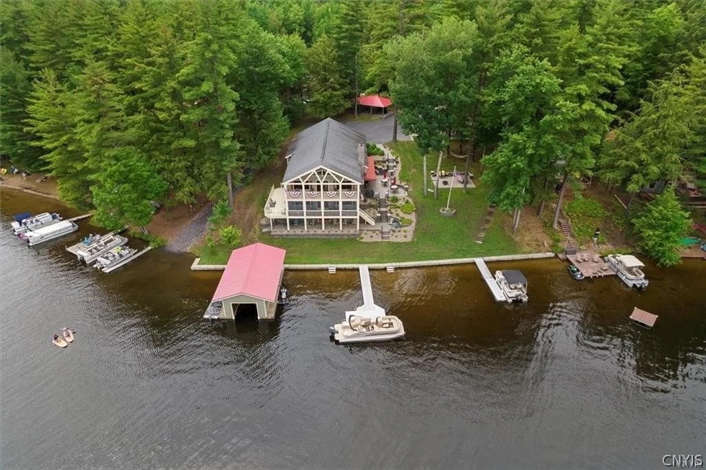 Photo of 5494 N Shore Road
