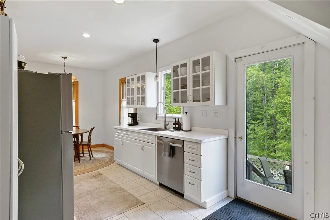 Photo of 891 River Road