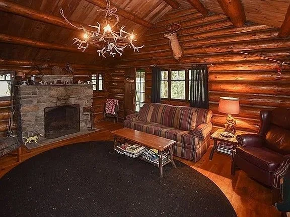 Photo of 8578 County Road 49