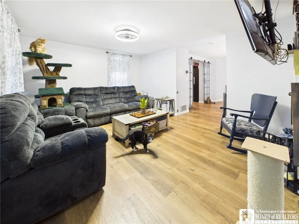 Photo of 212 N 6th Street
