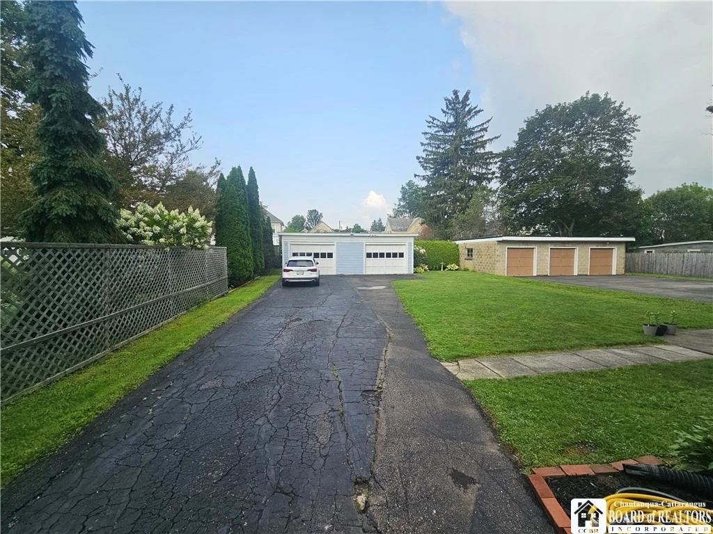 Photo of 115 N 10th Street