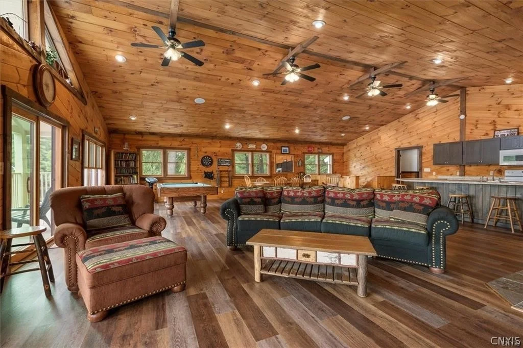 Photo of 5494 N Shore Road