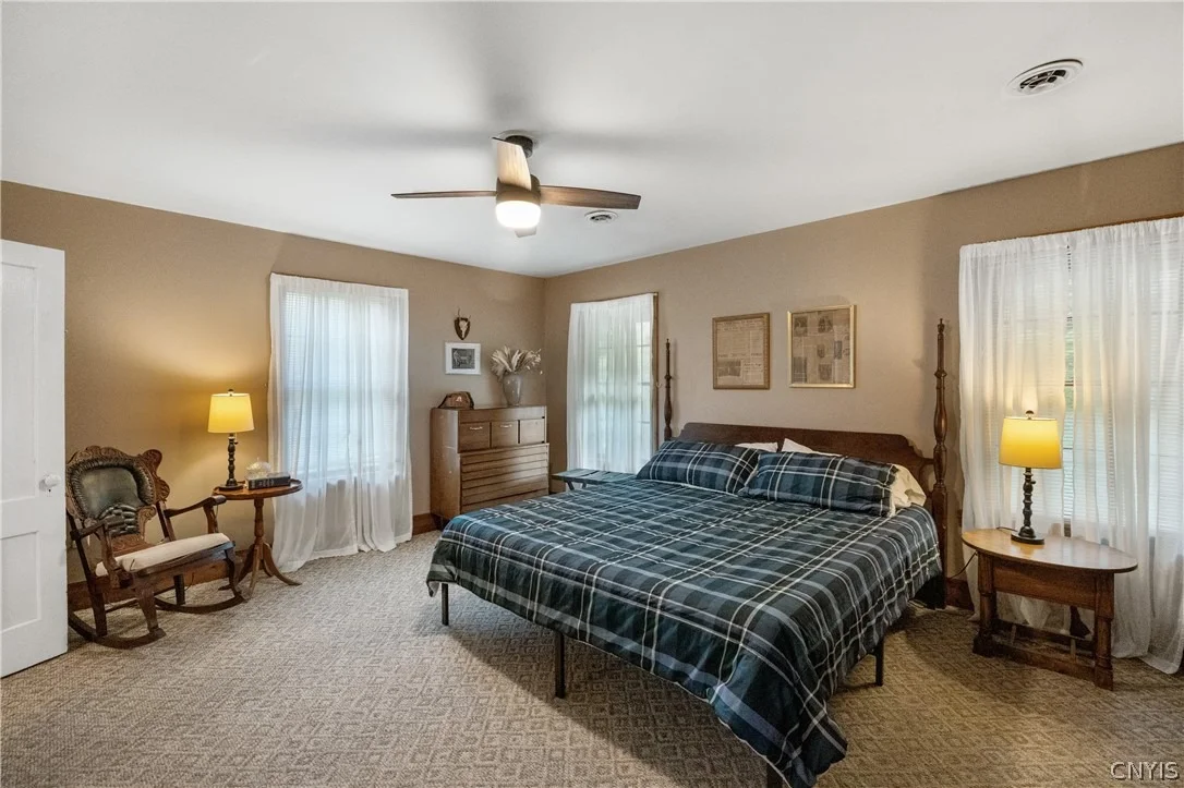 Photo of 891 River Road