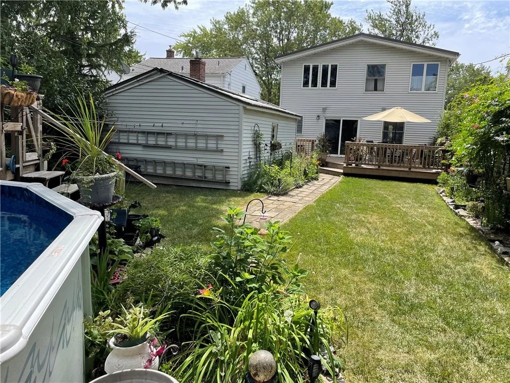 Photo of 340 Athens Boulevard