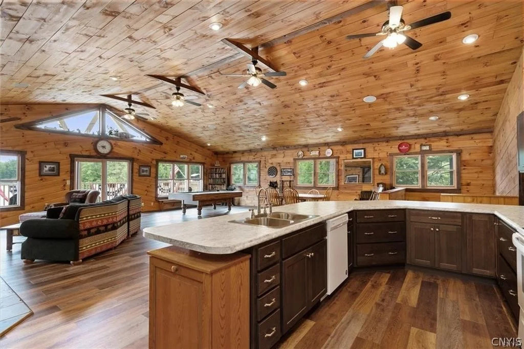 Photo of 5494 N Shore Road