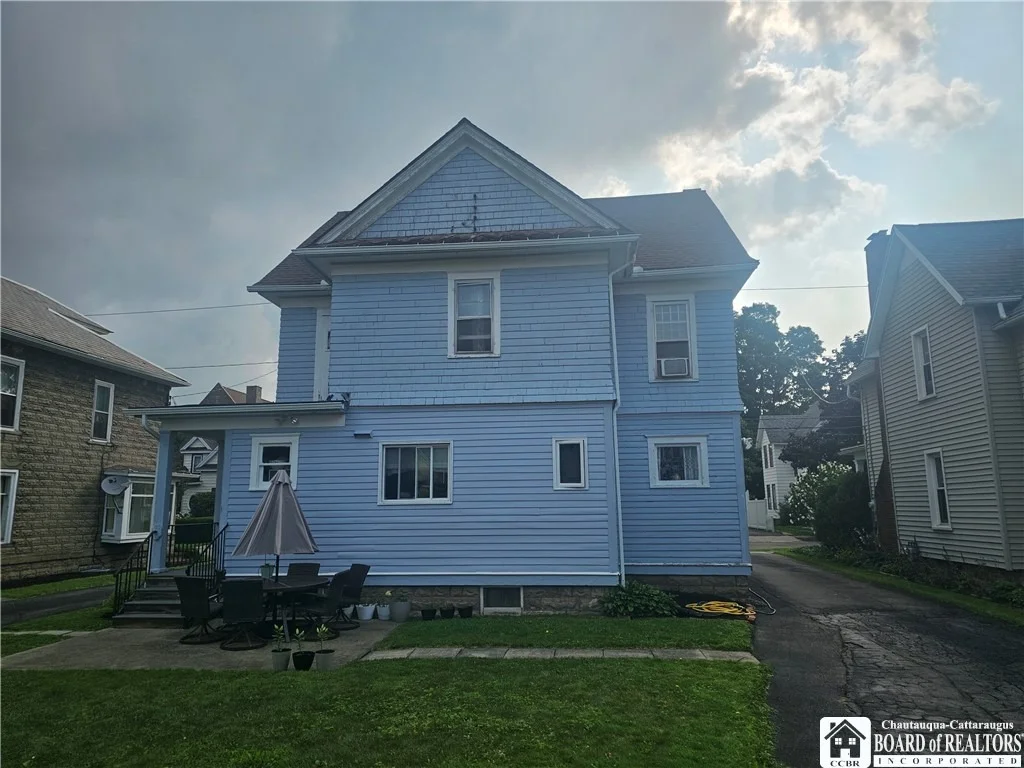 Photo of 115 N 10th Street