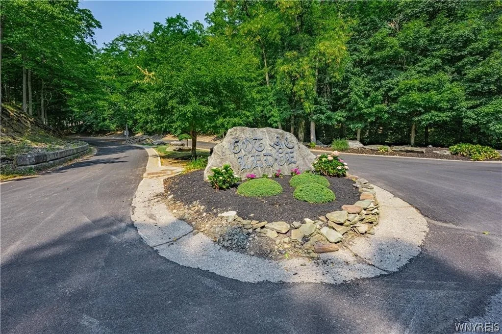 Photo of 17 Gothic Ledge