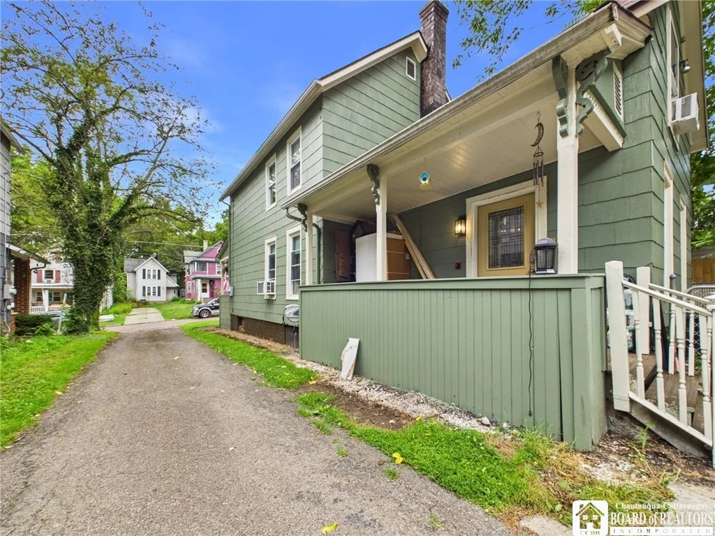 Photo of 212 N 6th Street