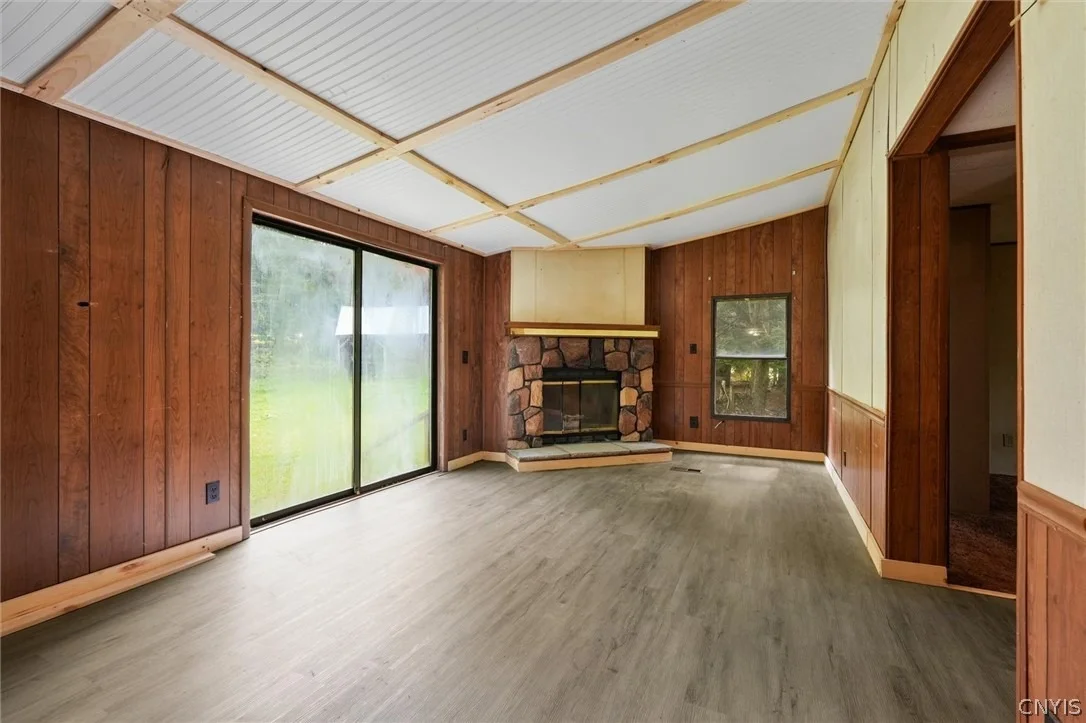 Photo of 8442 Halstead Road
