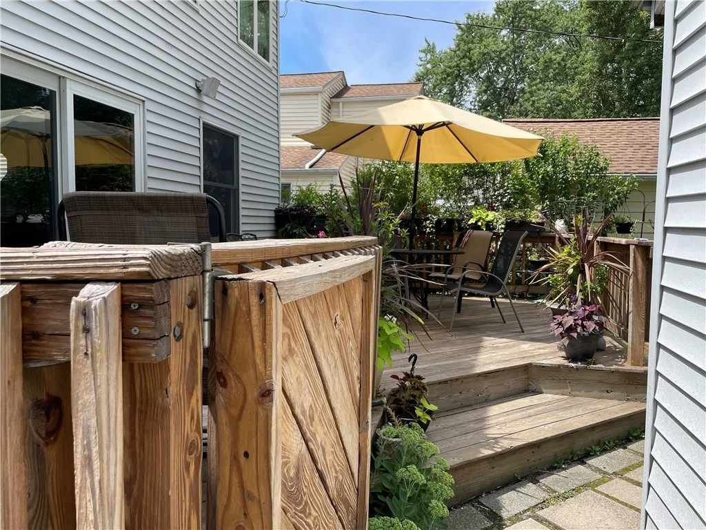 Photo of 340 Athens Boulevard