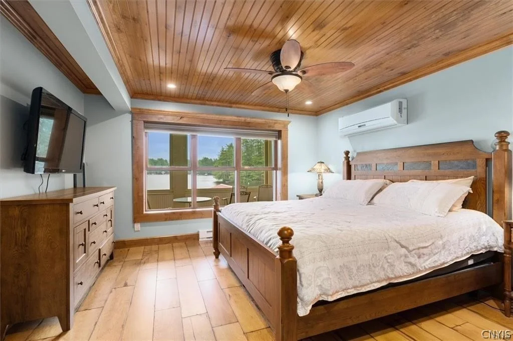 Photo of 5494 N Shore Road