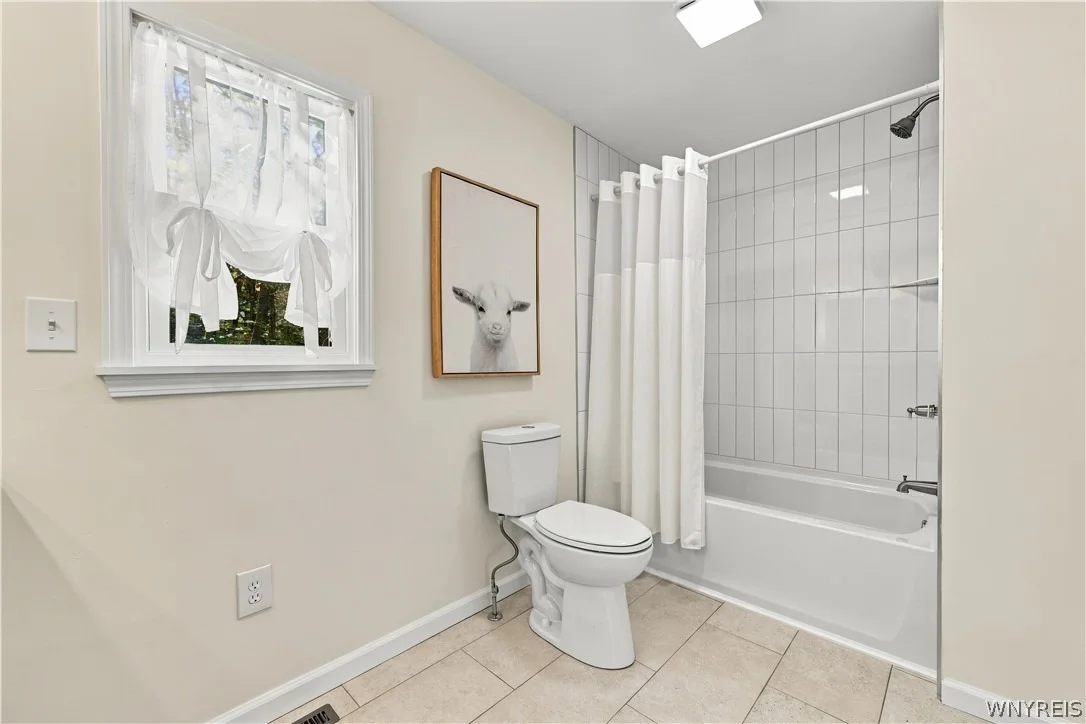 Photo of 8733 Phillips Road