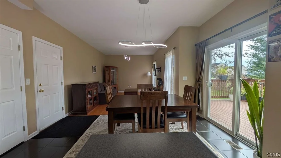 Photo of 5549 Cairns Trail