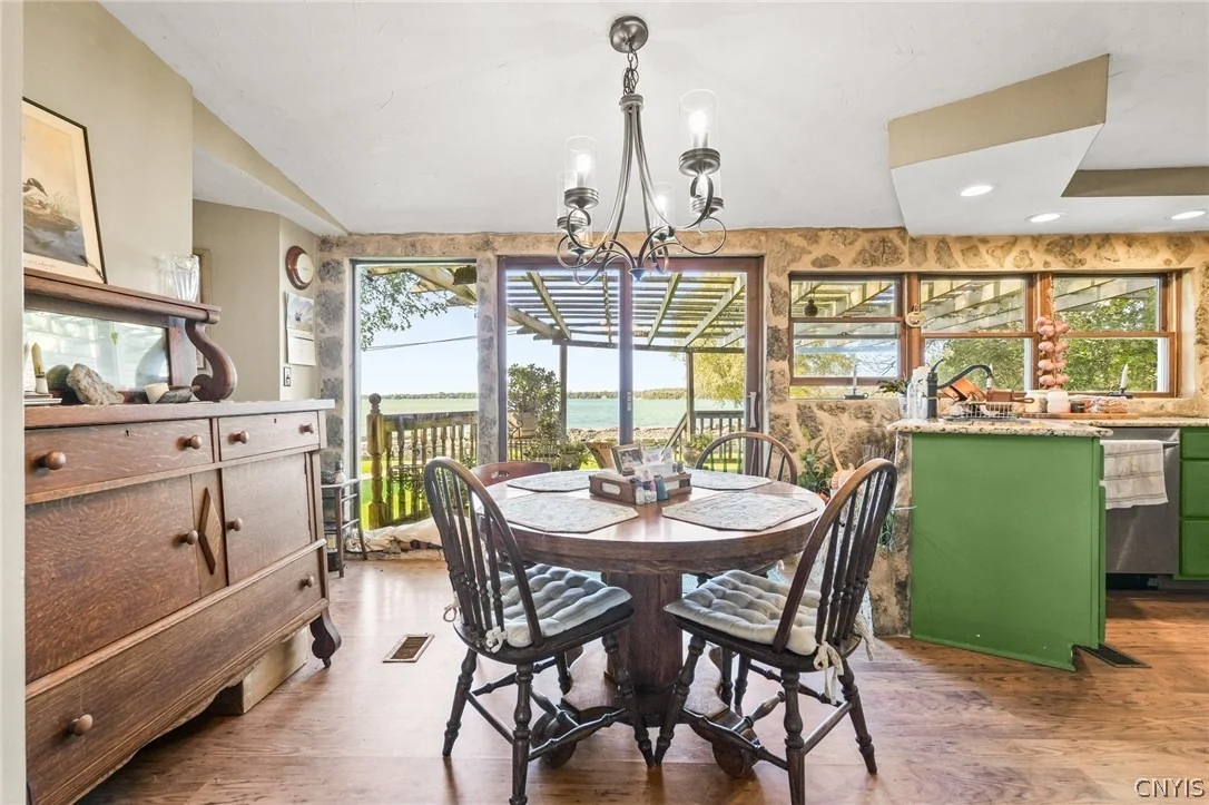 Photo of 11327 Rays Bay Rd