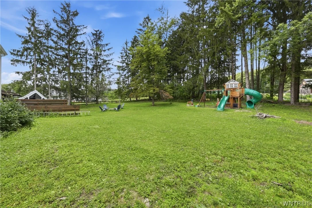 Photo of 8894 Woodview Drive
