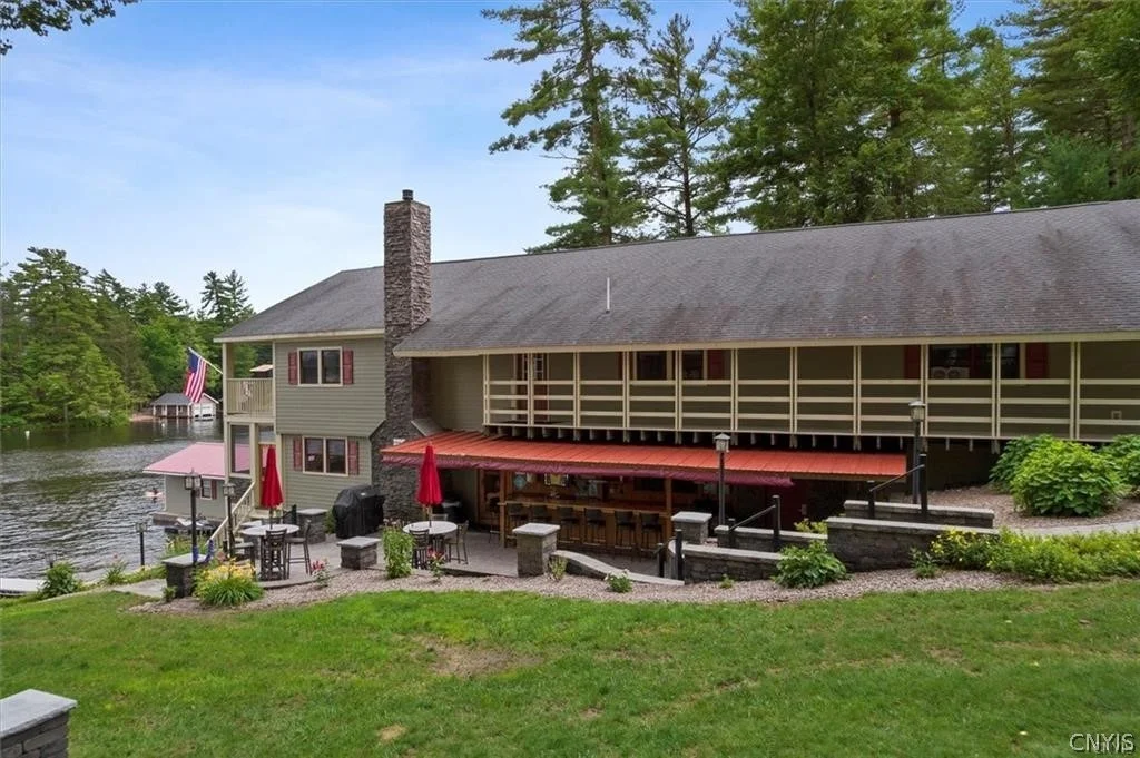 Photo of 5494 N Shore Road