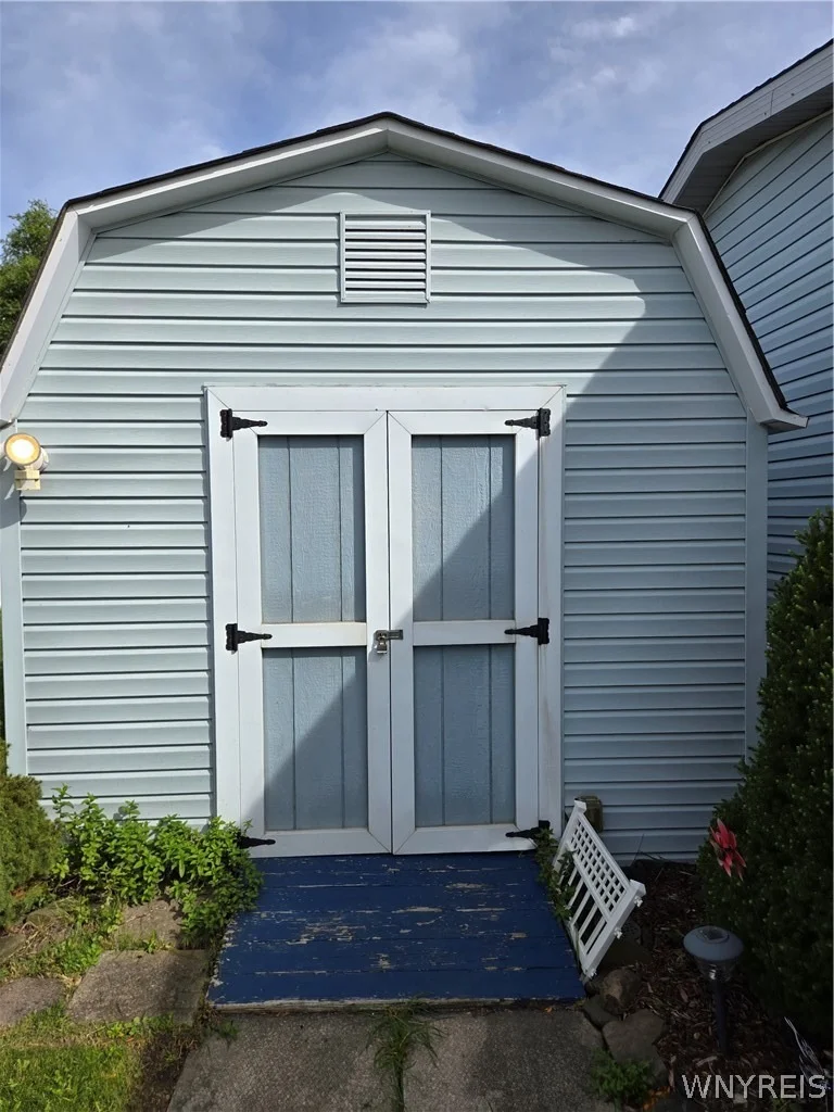 Photo of 1081 Ridgewood Drive