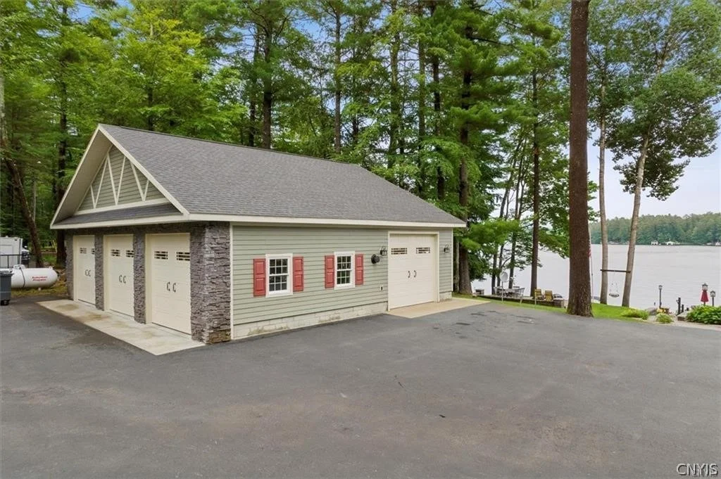 Photo of 5494 N Shore Road