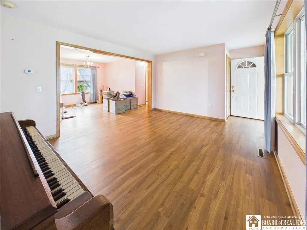 Photo of 3291 Hazelmere Avenue
