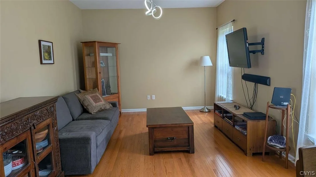 Photo of 5549 Cairns Trail