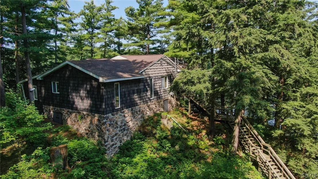 Photo of 106 Dillon Point Road