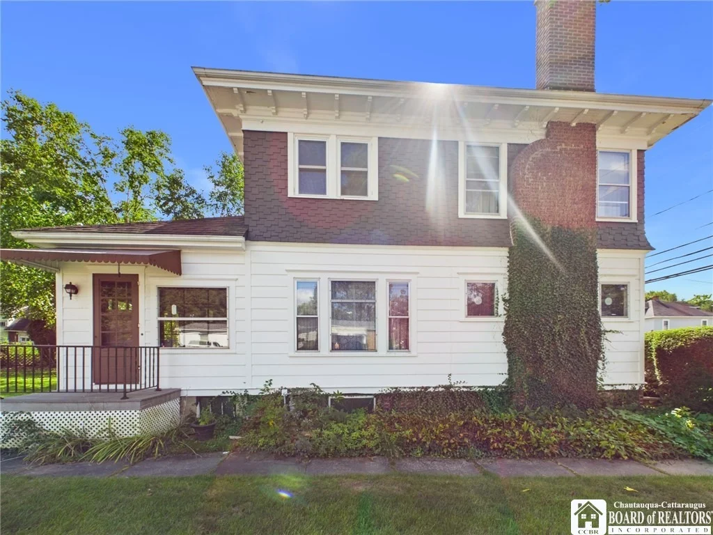 Photo of 768 Main Street