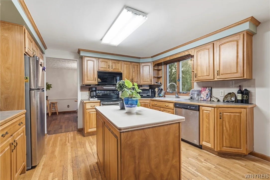 Photo of 6876 Creekview Drive