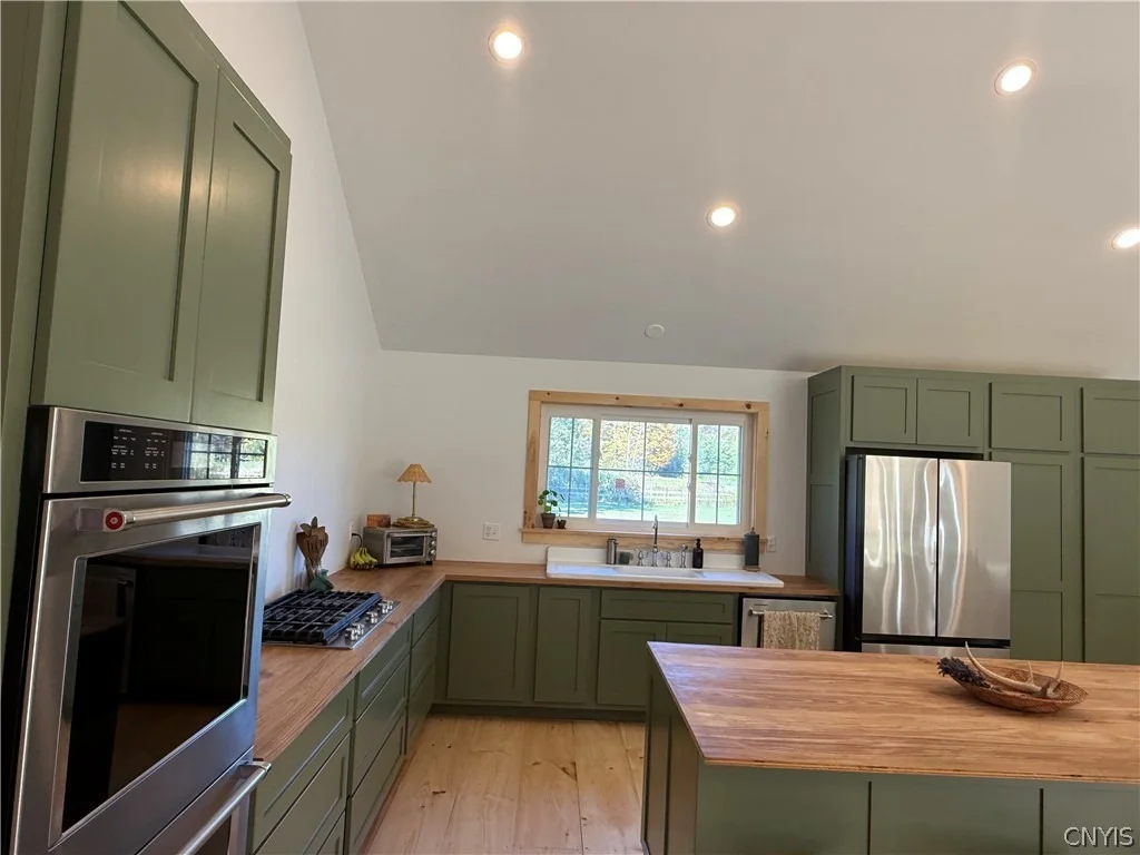 Photo of 392 Albion Cross Road