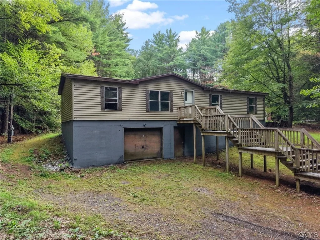 Photo of 8442 Halstead Road