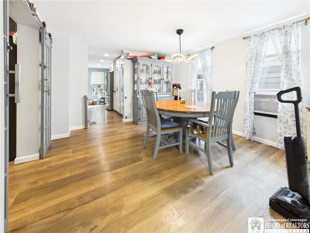 Photo of 212 N 6th Street