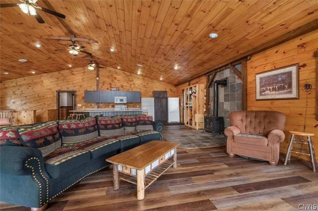 Photo of 5494 N Shore Road