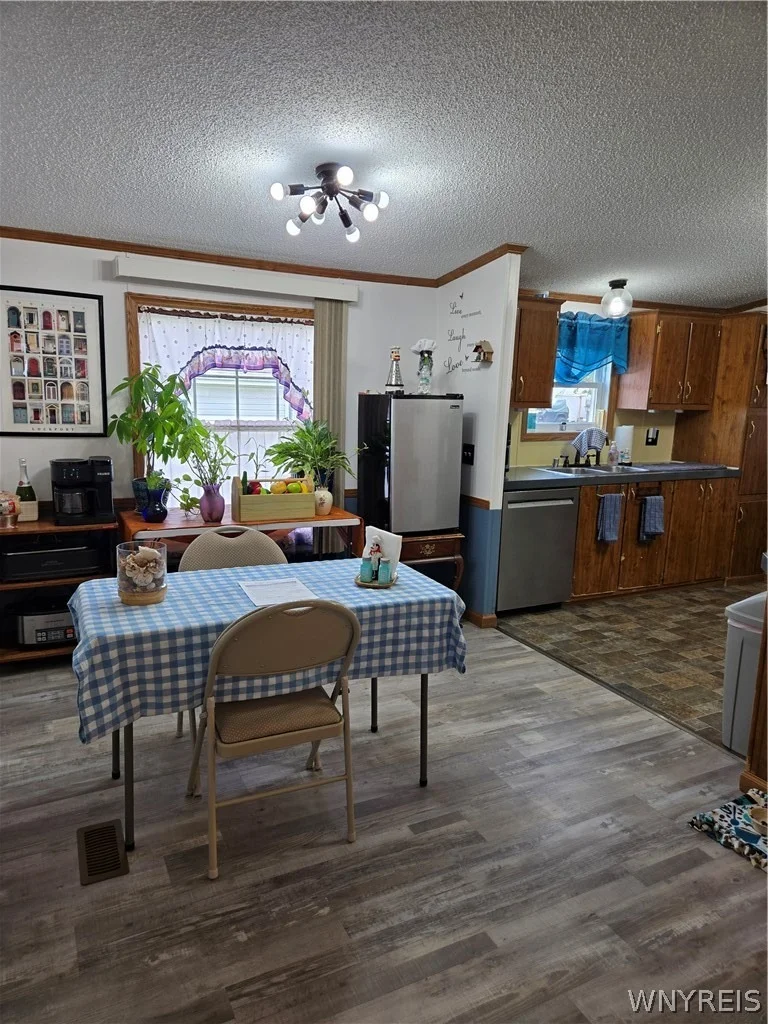 Photo of 1081 Ridgewood Drive