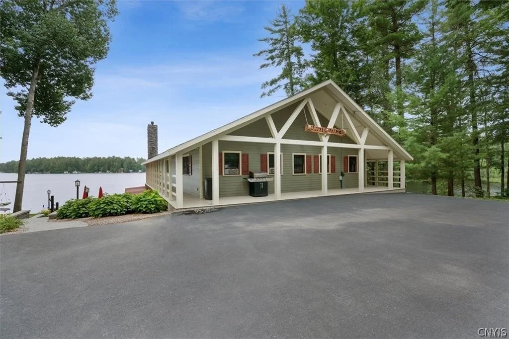 Photo of 5494 N Shore Road