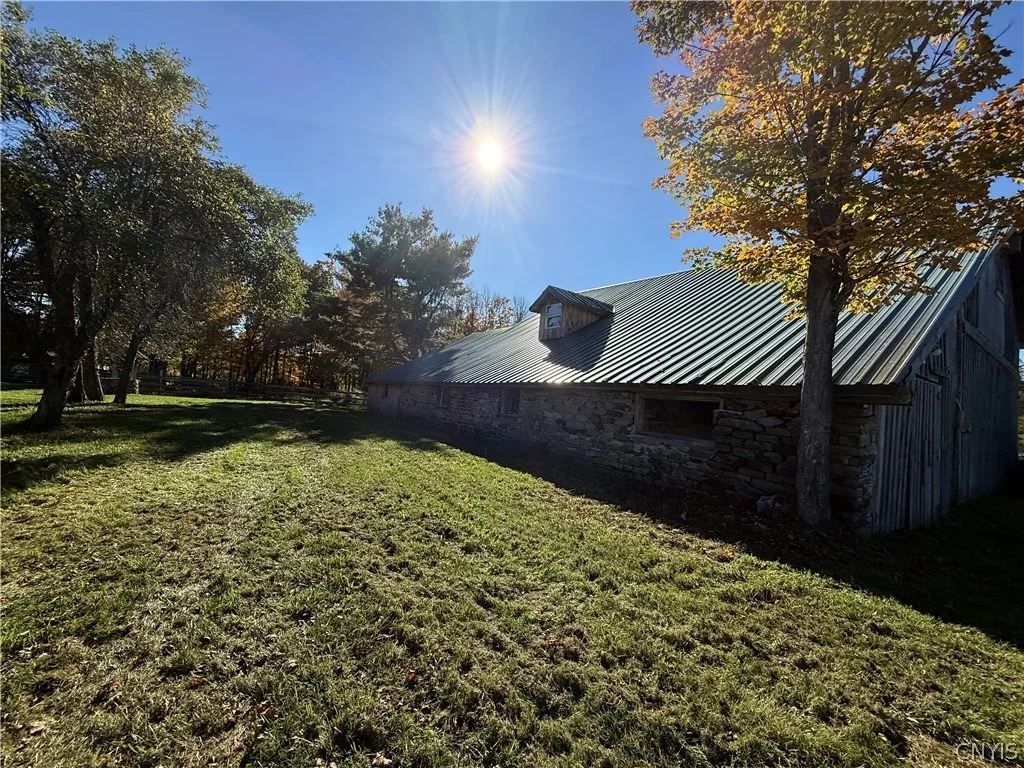 Photo of 392 Albion Cross Road