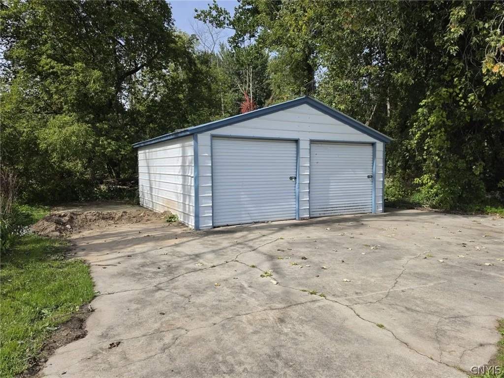 Photo of 1041 and 1041A Old State Route 31