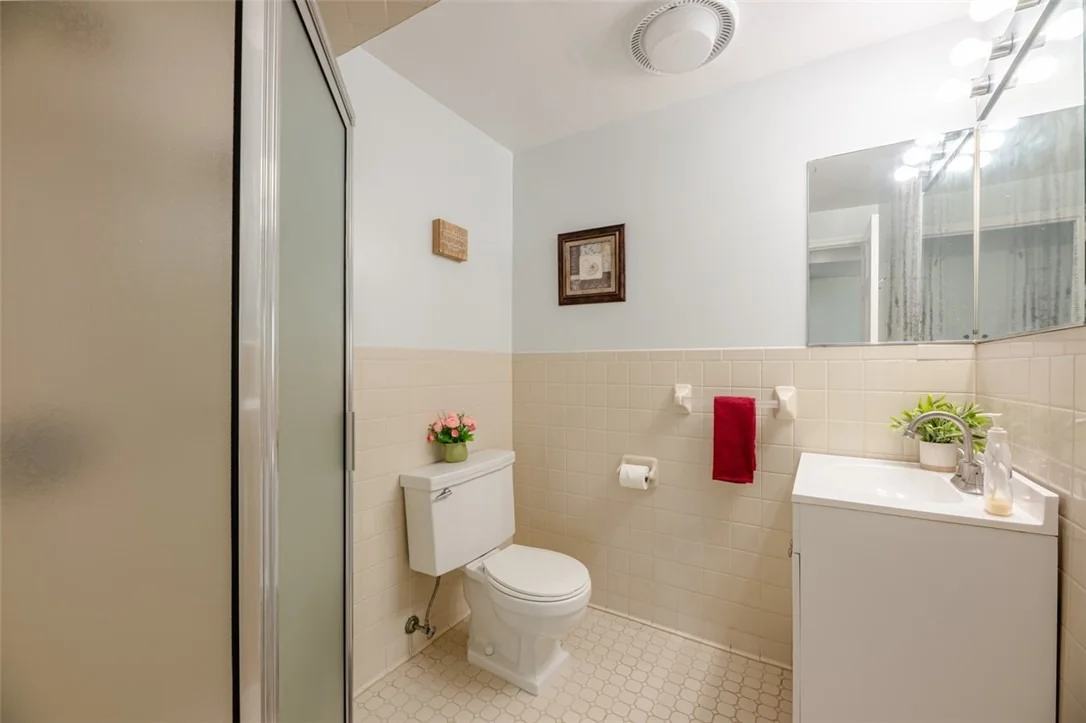 Photo of 585 Meadowbriar Road