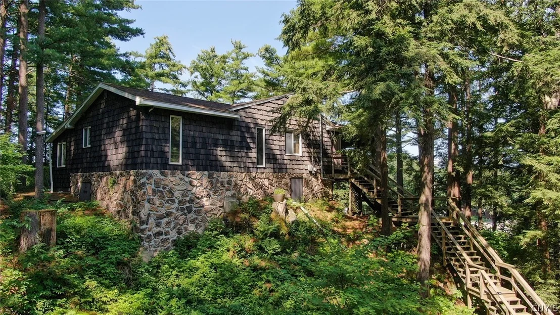 Photo of 106 Dillon Point Road
