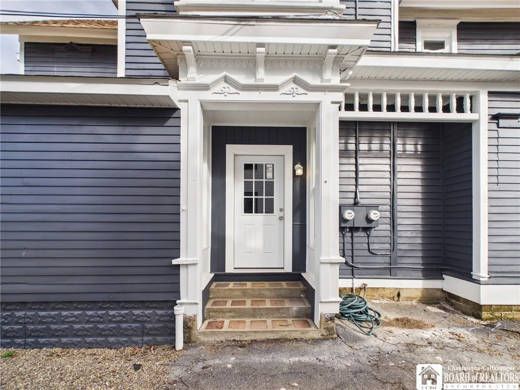 Photo of 330 Laurel Avenue
