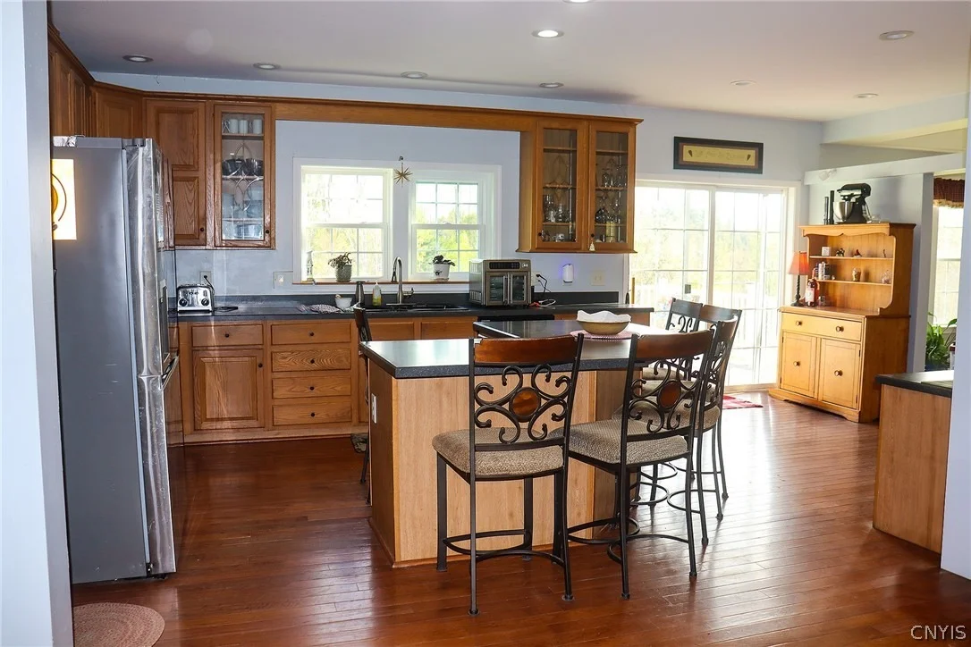 Photo of 1076 Curtiss Road