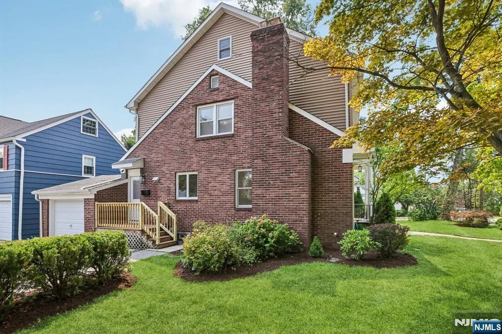 Photo of 650 Ridgewood
