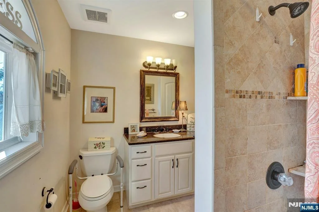 Photo of 237 Cedar