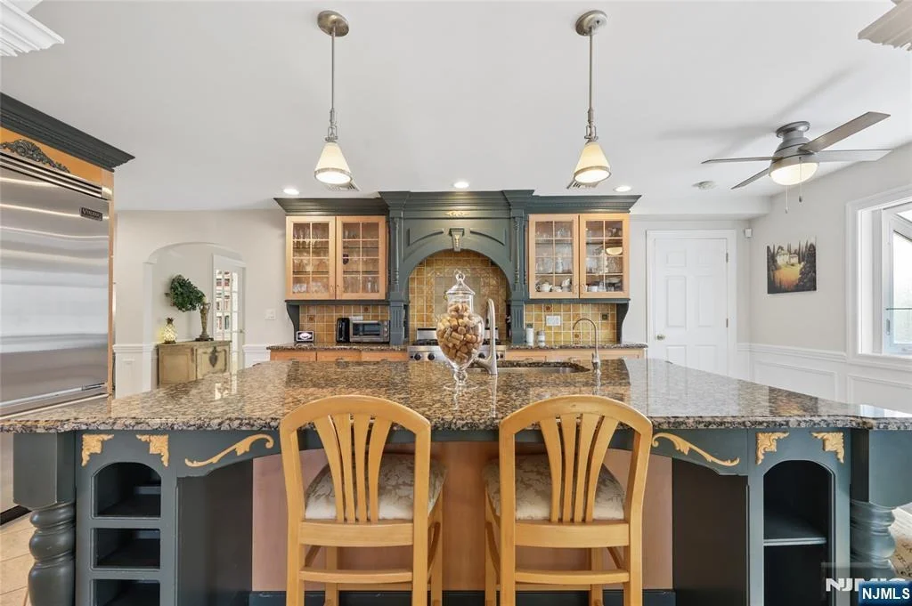 Photo of 599 Oak