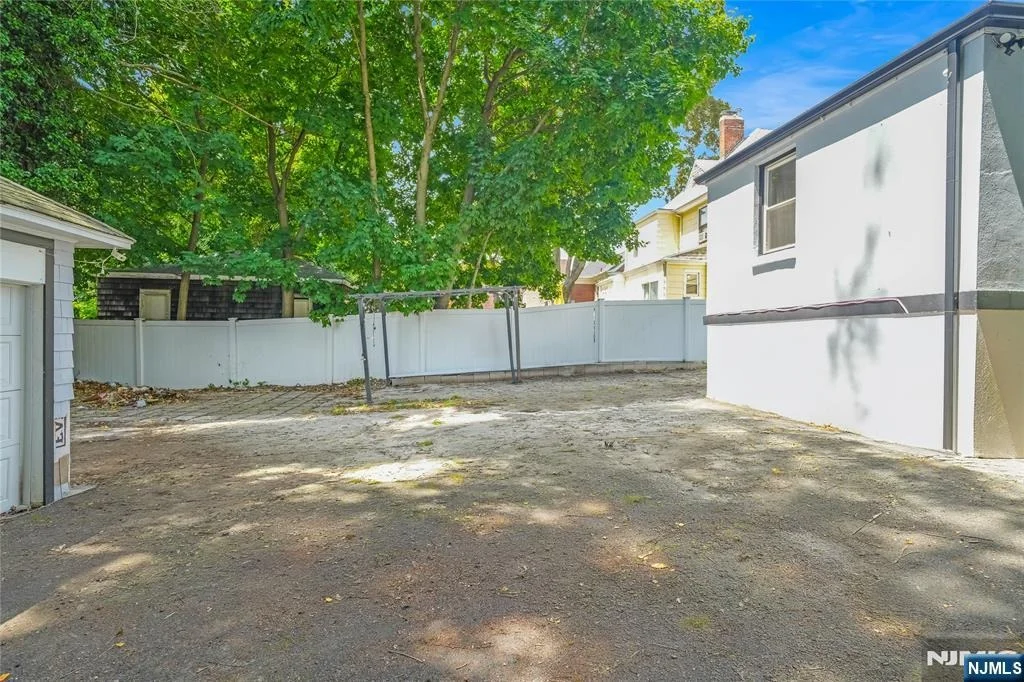 Photo of 283 Hamilton