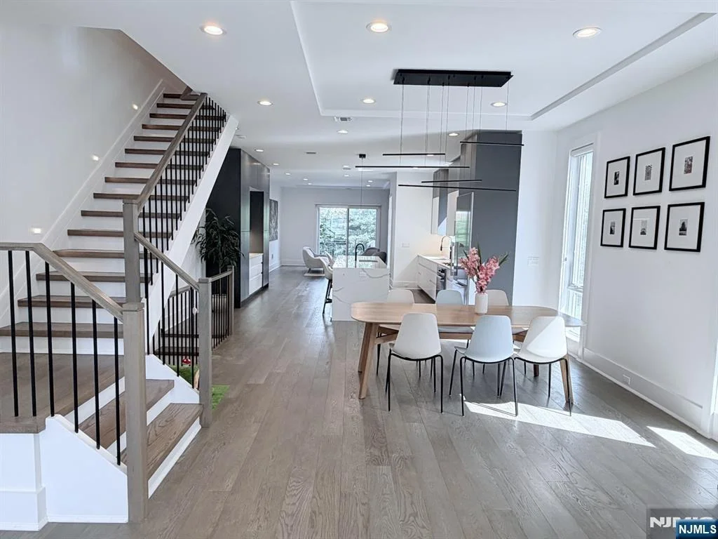 Photo of 1656 Maple