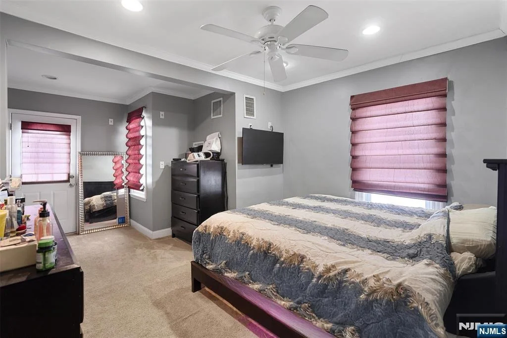 Photo of 75 Pine