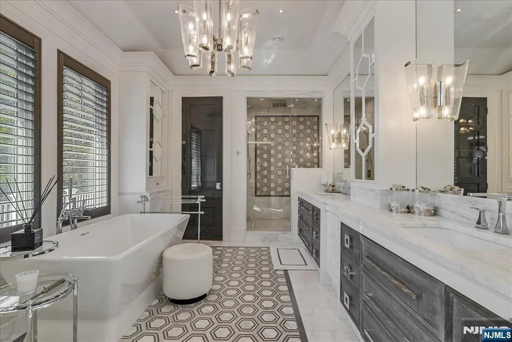 Photo of 555 Miller