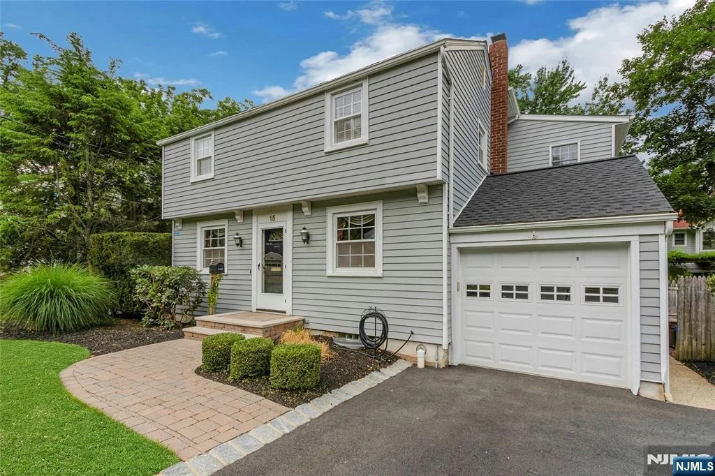 Photo of 15 Colonial