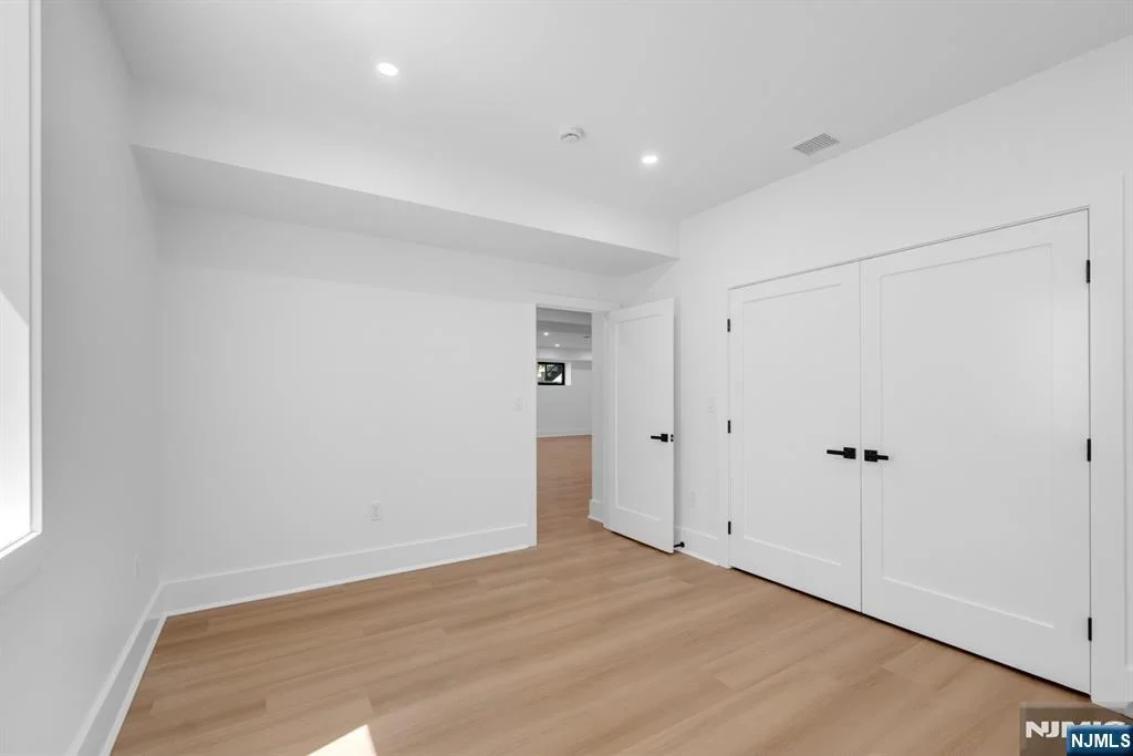Photo of 391 Burnet