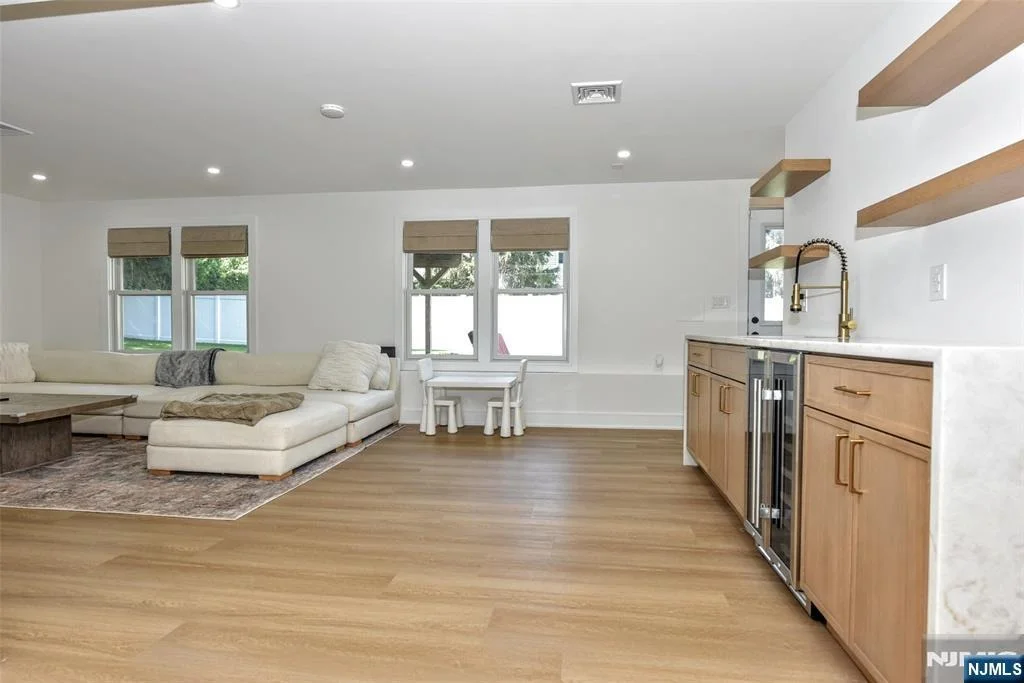 Photo of 75 Demarest