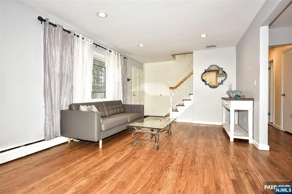 Photo of 82 Grove
